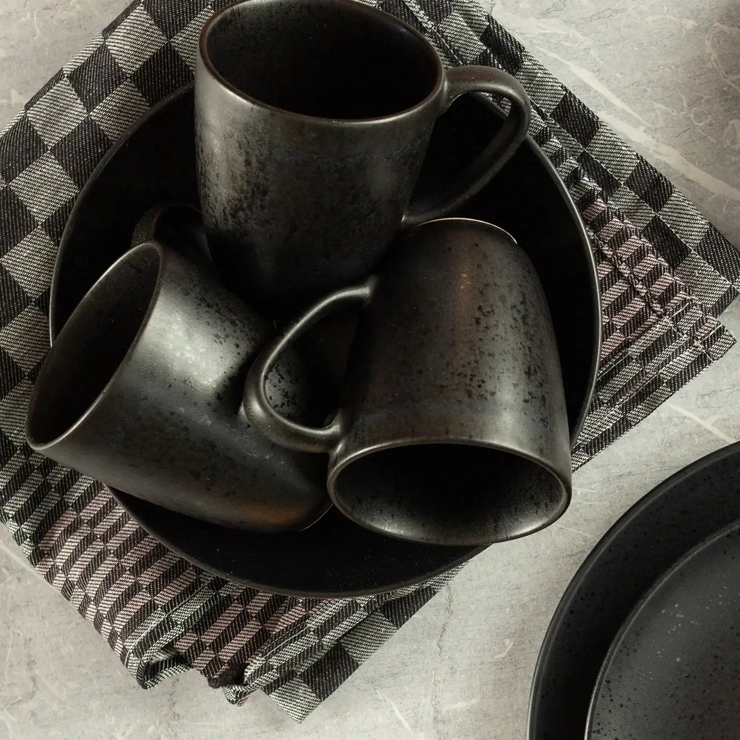 Service de petit-déjeuner Purist | 18 pièces | Noir | Grès | Fabriqué au Portugal